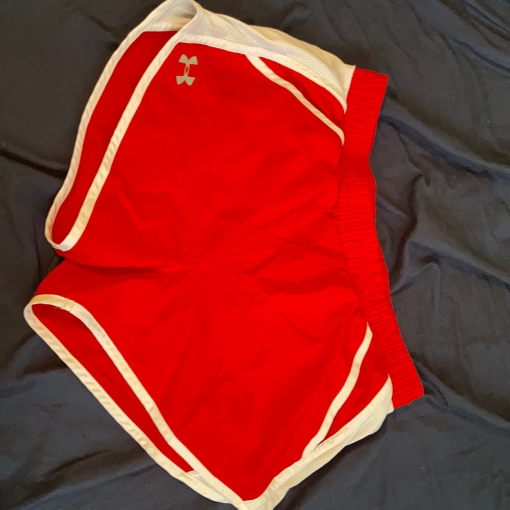 UNDER ARMOR SHORTS